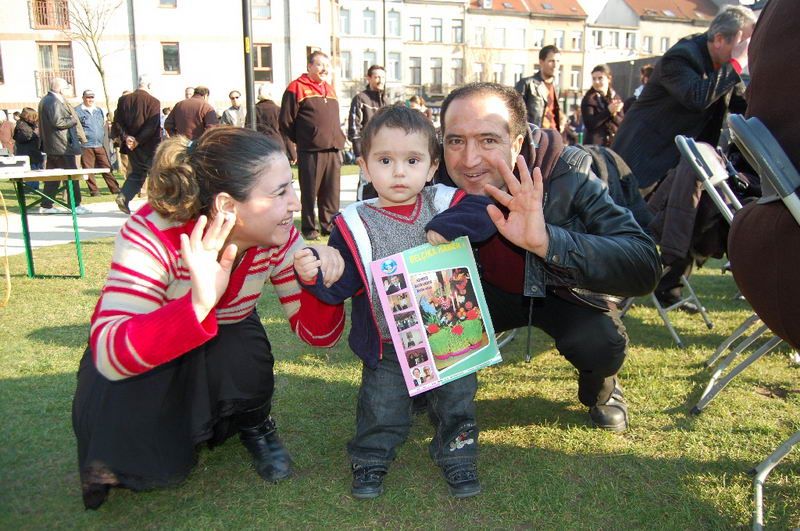 BRÜKSEL’DE NEVRUZ TÜRKÜLERLE KUTLANDI