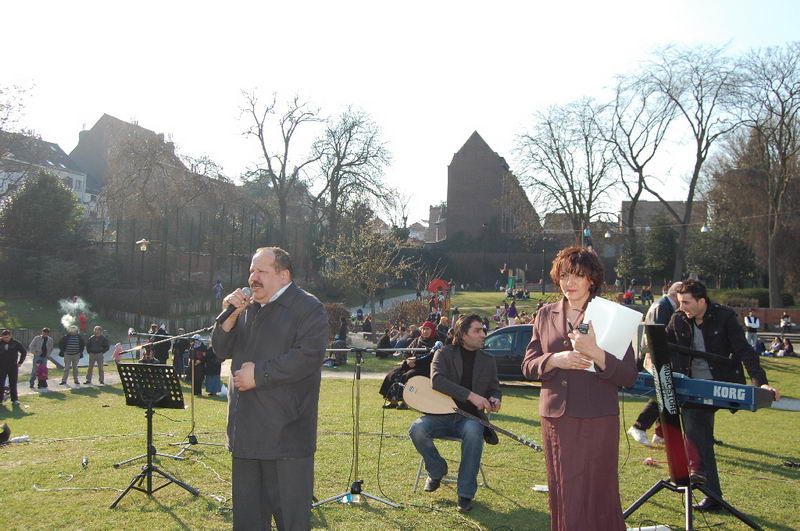BRÜKSEL’DE NEVRUZ TÜRKÜLERLE KUTLANDI
