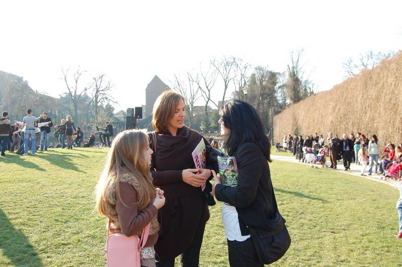 BRÜKSEL’DE NEVRUZ TÜRKÜLERLE KUTLANDI