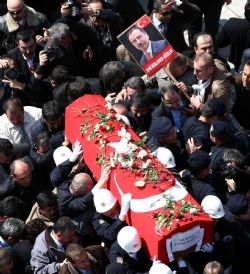 Yazıcıoğlu Sevgisi Başkent Sokaklarına Taştı