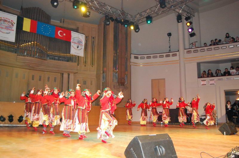 23 NİSAN BRÜKSEL’DE COŞKUYLA KUTLANDI