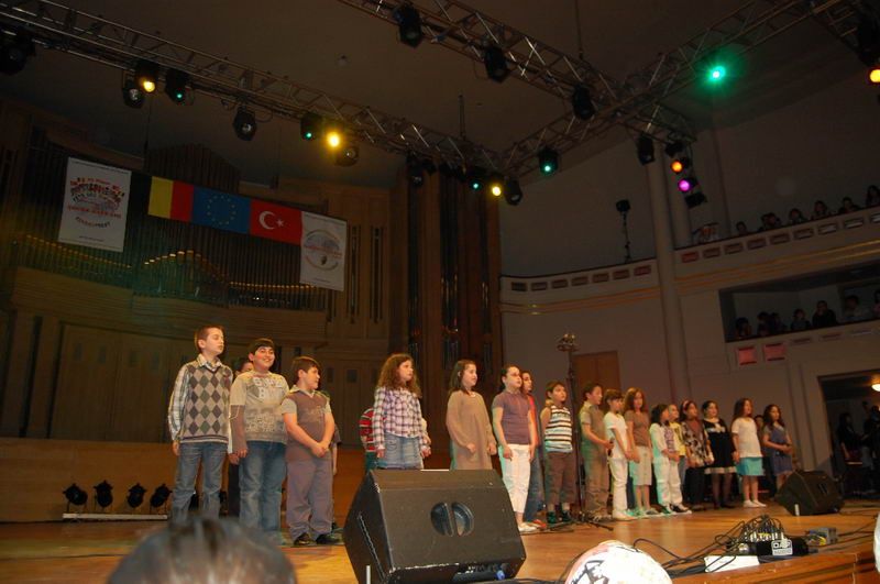 23 NİSAN BRÜKSEL’DE COŞKUYLA KUTLANDI