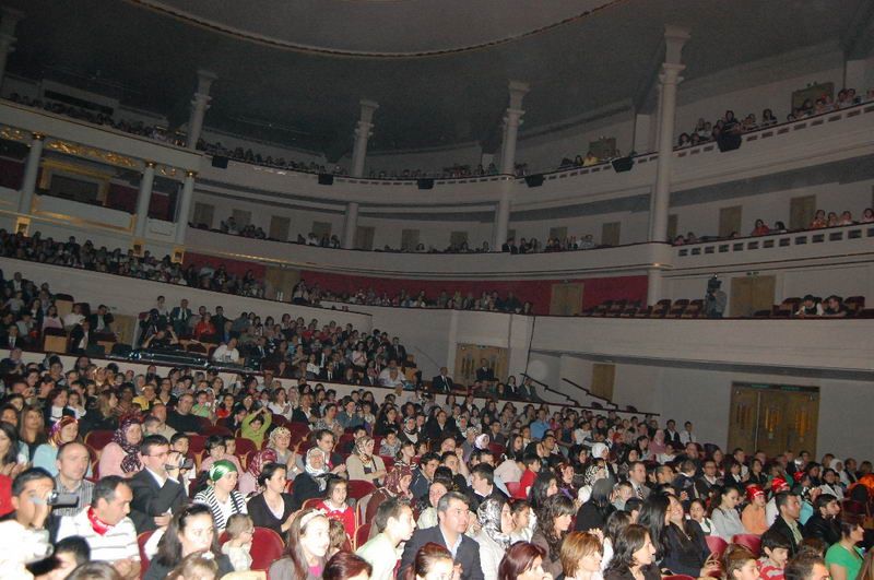23 NİSAN BRÜKSEL’DE COŞKUYLA KUTLANDI