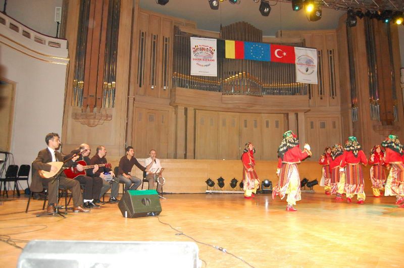 23 NİSAN BRÜKSEL’DE COŞKUYLA KUTLANDI