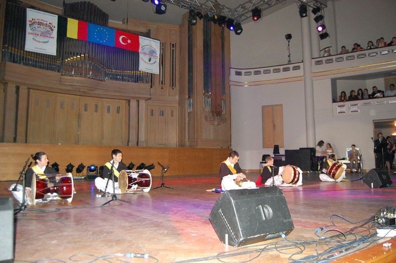 23 NİSAN BRÜKSEL’DE COŞKUYLA KUTLANDI