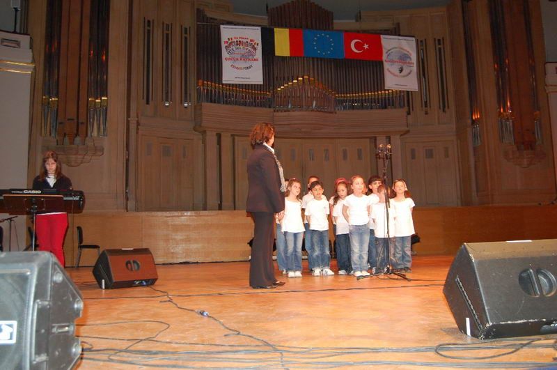 23 NİSAN BRÜKSEL’DE COŞKUYLA KUTLANDI