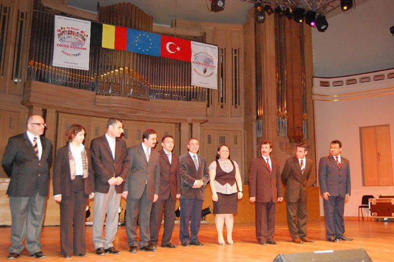 23 NİSAN BRÜKSEL’DE COŞKUYLA KUTLANDI