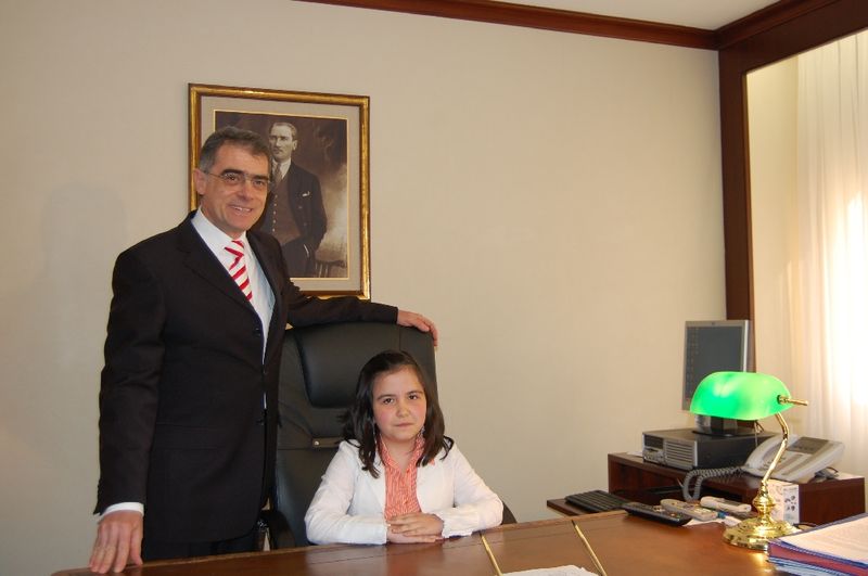 23 Nisan çocukları koltukları devraldı..