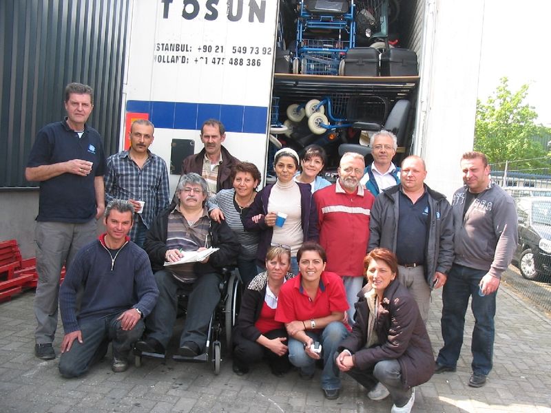 BİR TIR DOLUSU ENGELLİ  ARACI YOLA ÇIKTI