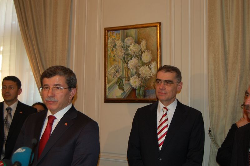 Bakan Davutoğlu; ‘Türkiye’nin geleceği parlaktır’