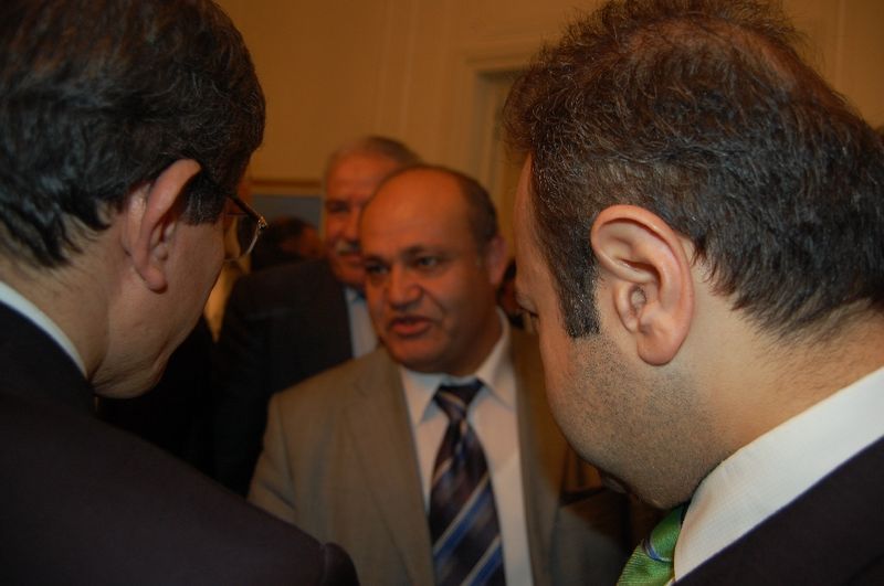 Bakan Davutoğlu; ‘Türkiye’nin geleceği parlaktır’