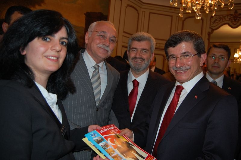 Bakan Davutoğlu; ‘Türkiye’nin geleceği parlaktır’