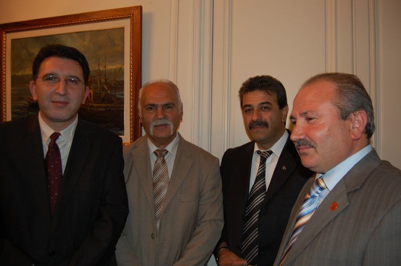 Bakan Davutoğlu; ‘Türkiye’nin geleceği parlaktır’