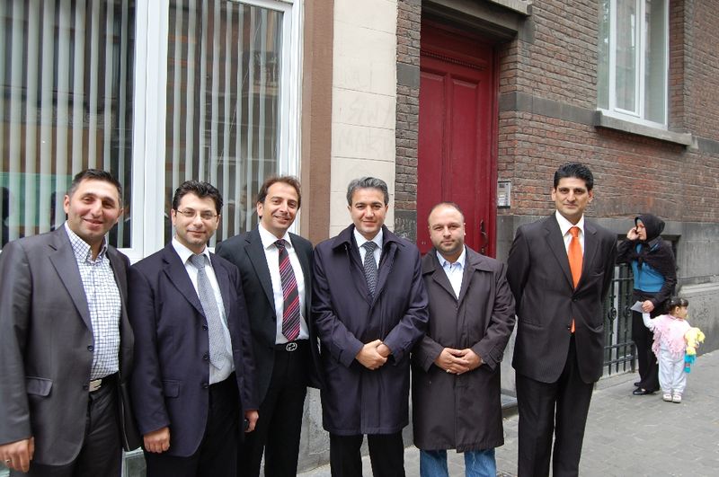 OY İŞLEMİ DEVAM EDİYOR SONUÇLAR MERAKLA BEKLENİYOR