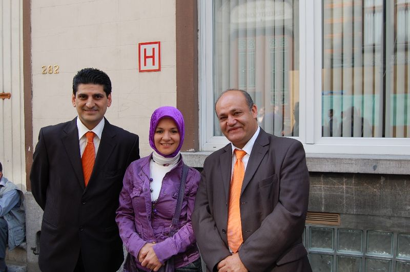 OY İŞLEMİ DEVAM EDİYOR SONUÇLAR MERAKLA BEKLENİYOR