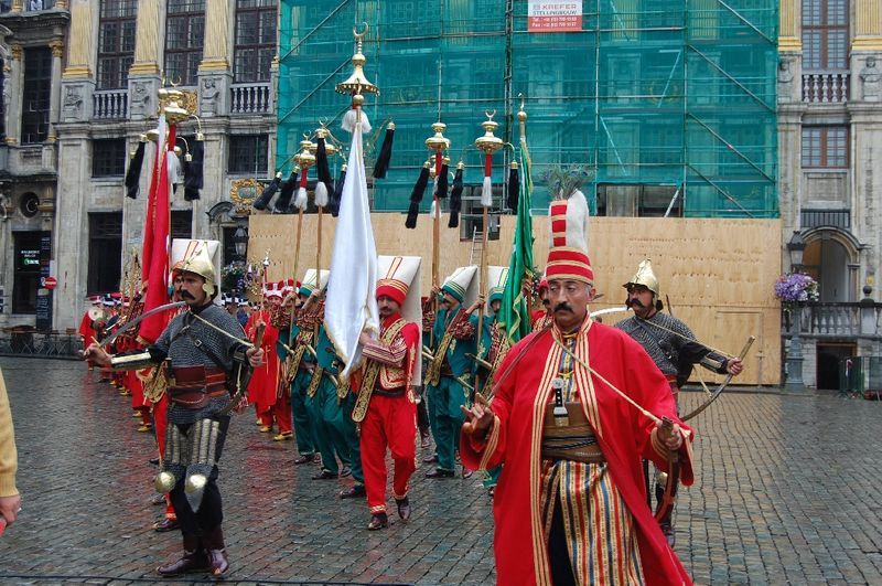 YAĞMURA RAĞMEN MEHTERAN BÜYÜK İLGİ GÖRDÜ