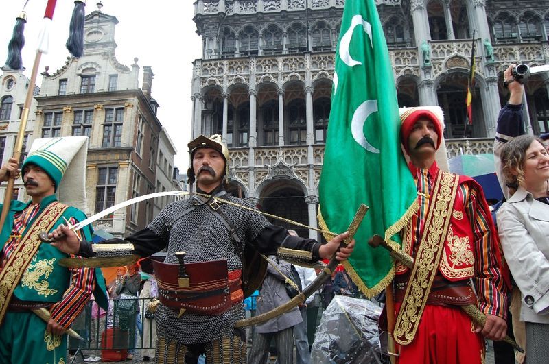 YAĞMURA RAĞMEN MEHTERAN BÜYÜK İLGİ GÖRDÜ