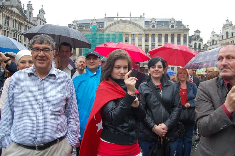 YAĞMURA RAĞMEN MEHTERAN BÜYÜK İLGİ GÖRDÜ