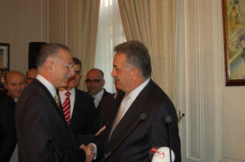 BÜYÜKELÇİ TANLAY'DAN BAKAN YAZICI ONURUNA RESEPSİYON