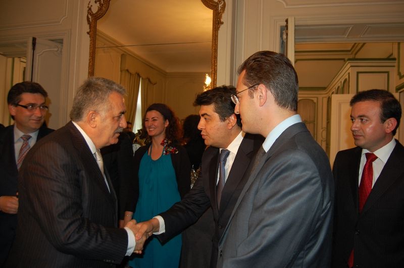 BÜYÜKELÇİ TANLAY'DAN BAKAN YAZICI ONURUNA RESEPSİYON