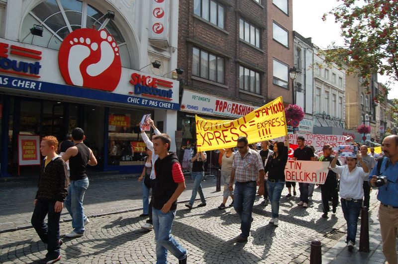 GÖSTERİCİLER MİKAİL ‘İN KATİLLERİNİN BULUNMASINI İSTEDİLER.