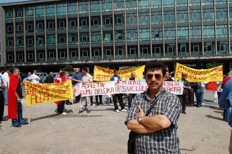 GÖSTERİCİLER MİKAİL ‘İN KATİLLERİNİN BULUNMASINI İSTEDİLER.