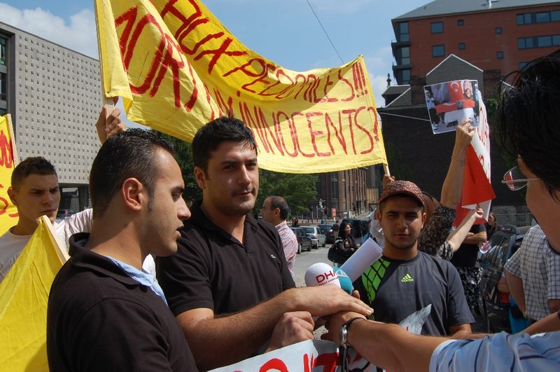 GÖSTERİCİLER MİKAİL ‘İN KATİLLERİNİN BULUNMASINI İSTEDİLER.