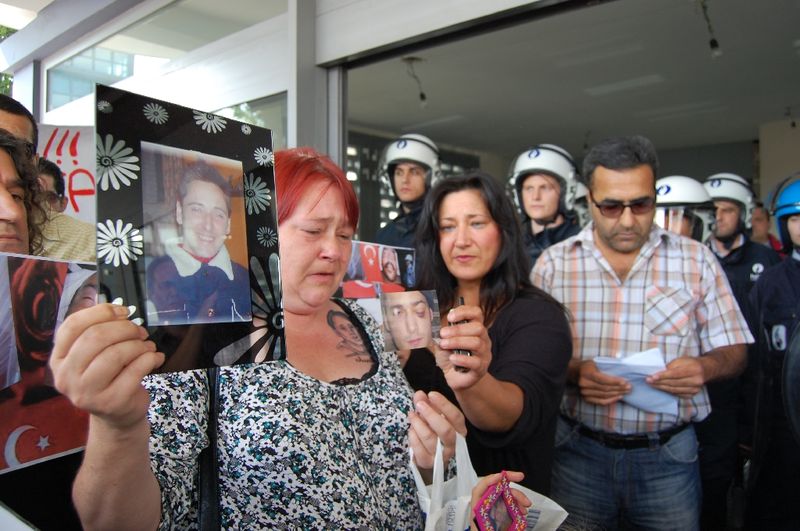 GÖSTERİCİLER MİKAİL ‘İN KATİLLERİNİN BULUNMASINI İSTEDİLER.