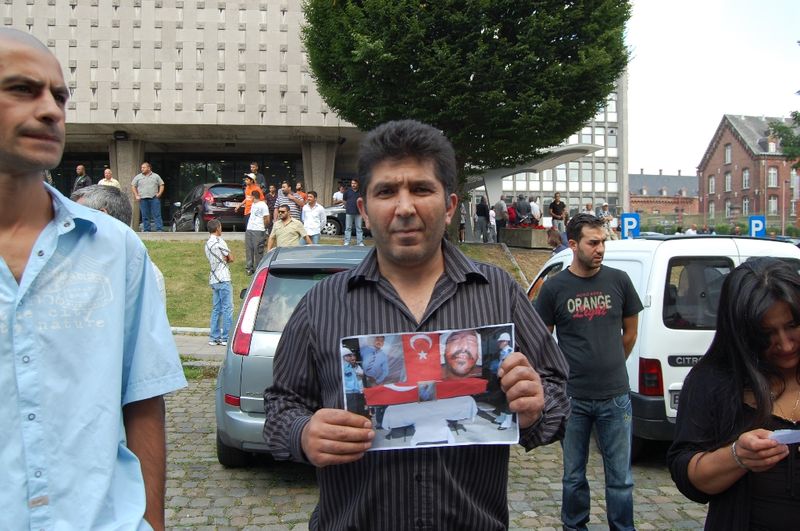 GÖSTERİCİLER MİKAİL ‘İN KATİLLERİNİN BULUNMASINI İSTEDİLER.