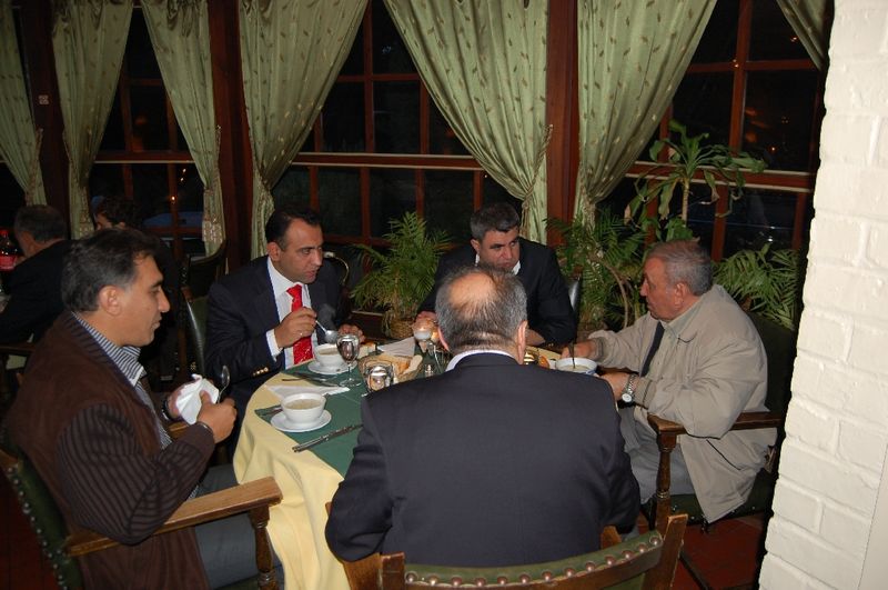 UETD İFTARININ ONUR KONUĞU RABİA KADEER İDİ
