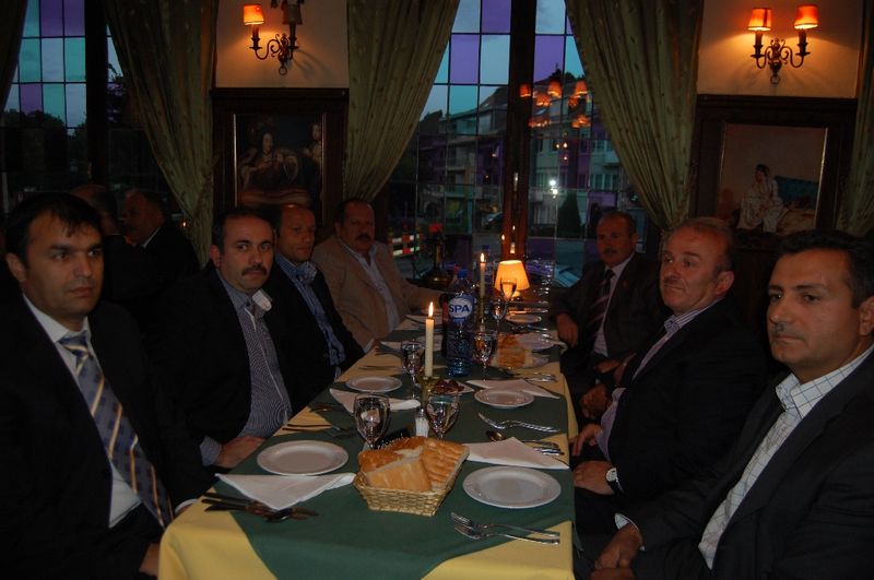 UETD İFTARININ ONUR KONUĞU RABİA KADEER İDİ