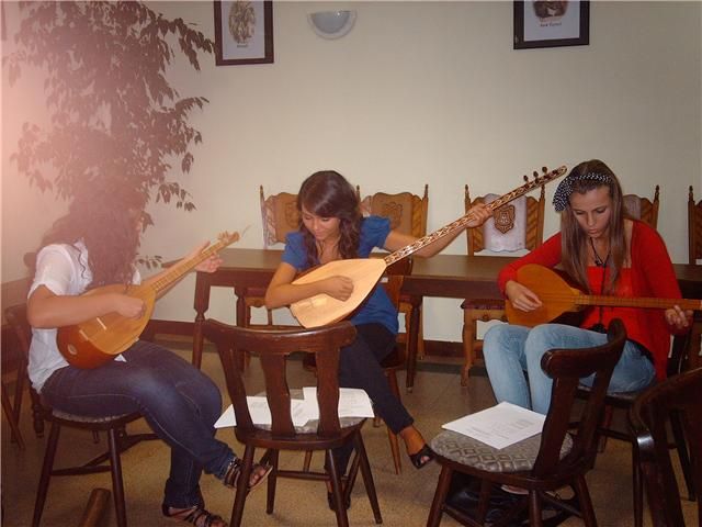 Müzik Kulüb saz derslerine başlıyor