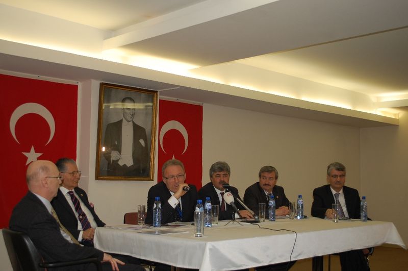 KOMİSYON ÜYELERİ STK TEMSİLCİLERİYLE BULUŞTU
