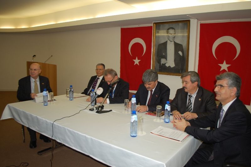 KOMİSYON ÜYELERİ STK TEMSİLCİLERİYLE BULUŞTU