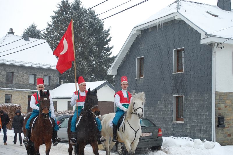 FAYMONVILLE KARNAVALINDA TÜRK BAYRAKLARI DALGALANDI
