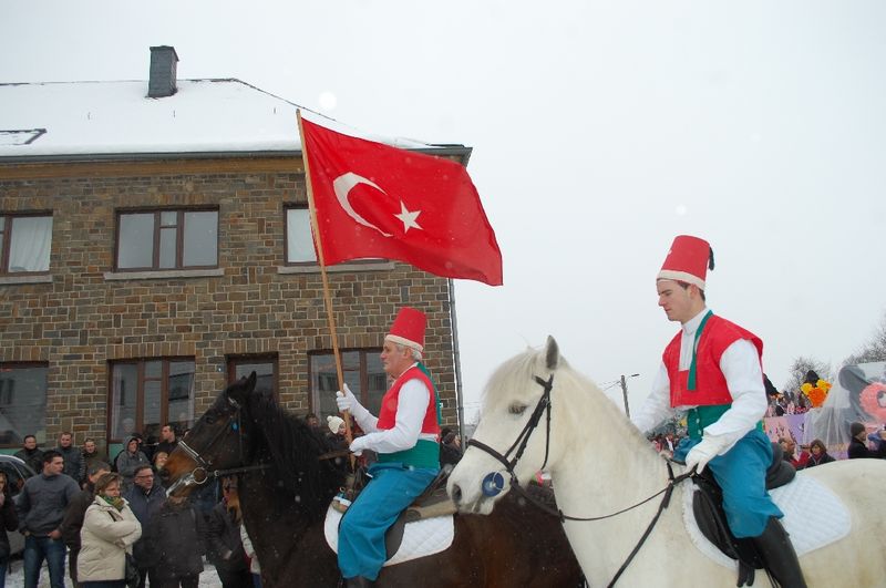 FAYMONVILLE KARNAVALINDA TÜRK BAYRAKLARI DALGALANDI