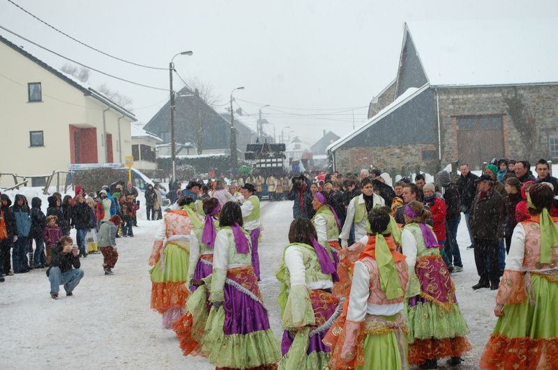 FAYMONVILLE KARNAVALINDA TÜRK BAYRAKLARI DALGALANDI