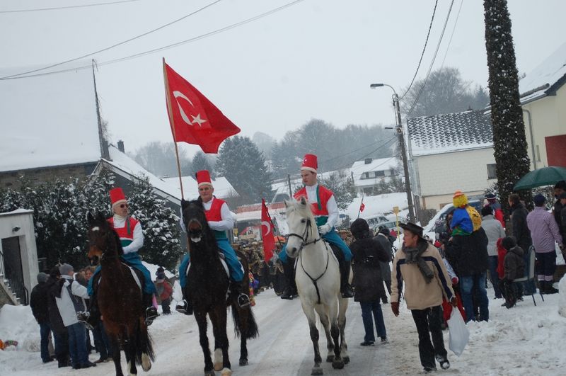 FAYMONVILLE KARNAVALINDA TÜRK BAYRAKLARI DALGALANDI