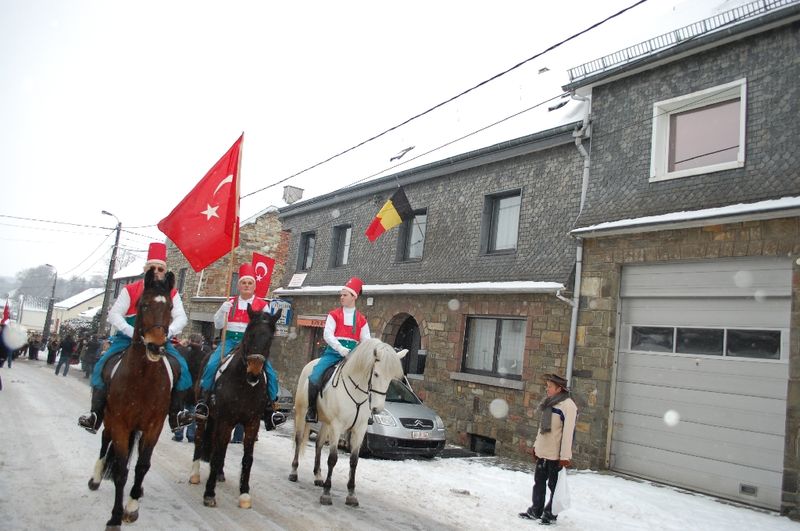 FAYMONVILLE KARNAVALINDA TÜRK BAYRAKLARI DALGALANDI