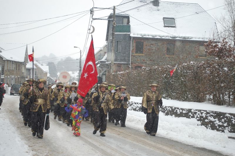 FAYMONVILLE KARNAVALINDA TÜRK BAYRAKLARI DALGALANDI