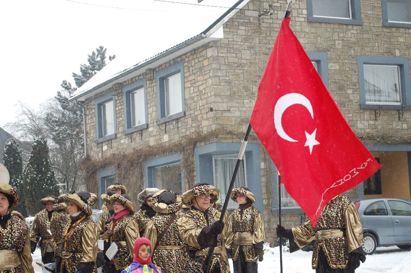 FAYMONVILLE KARNAVALINDA TÜRK BAYRAKLARI DALGALANDI
