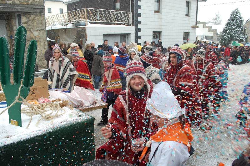 FAYMONVILLE KARNAVALINDA TÜRK BAYRAKLARI DALGALANDI