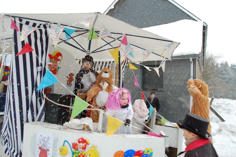 FAYMONVILLE KARNAVALINDA TÜRK BAYRAKLARI DALGALANDI