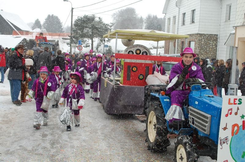 FAYMONVILLE KARNAVALINDA TÜRK BAYRAKLARI DALGALANDI