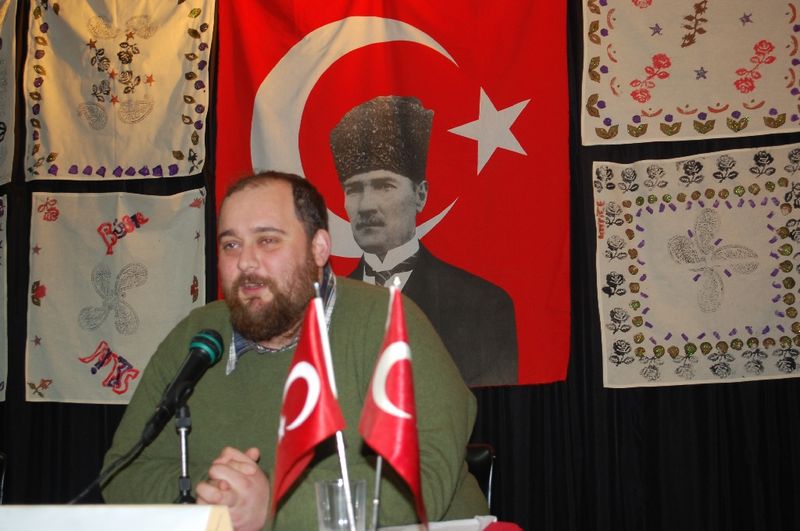 OSMAN ÖZBEK: '608 SUÇ DOSYASI VAR MİLLETVEKİLLERİNE KİMSE DOKUNAMIYOR'