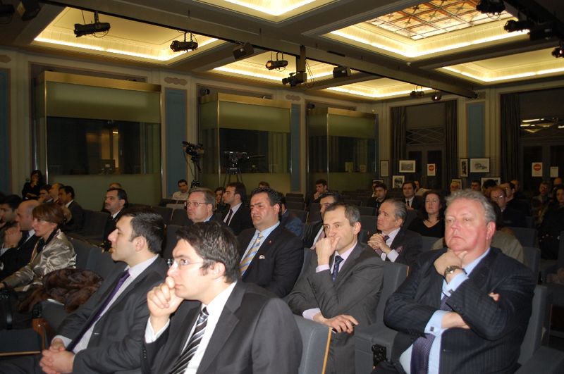 AZERBAYCANLILARDAN HOCALI SEMİNERİ