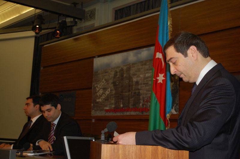 AZERBAYCANLILARDAN HOCALI SEMİNERİ
