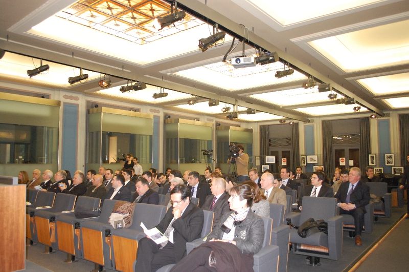 AZERBAYCANLILARDAN HOCALI SEMİNERİ