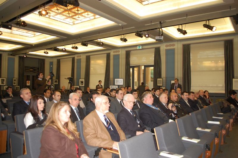 AZERBAYCANLILARDAN HOCALI SEMİNERİ