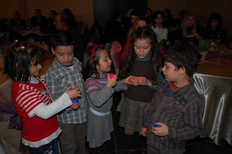 NEVRUZ BAYRAMI BELÇİKA'DA COŞKUYLA KUTLANDI